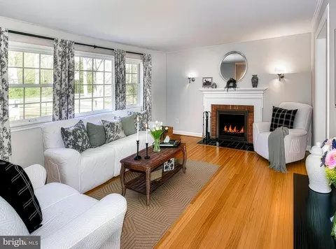 Living - 12415 Caisson Rd, Fairfax, VA 22030 photo 1 of 3