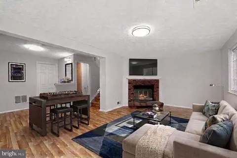 Living - 1632 Barnstead Dr, Reston, VA 20194 photo 6 of 7