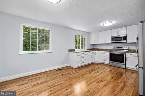 Kitchen - 1632 Barnstead Dr, Reston, VA 20194 photo 1 of 3