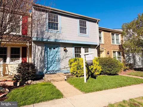 Exterior - 1632 Barnstead Dr, Reston, VA 20194 photo 2 of 5