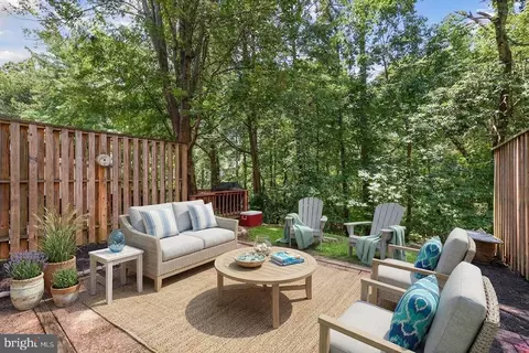Exterior - 1632 Barnstead Dr, Reston, VA 20194 photo 4 of 5