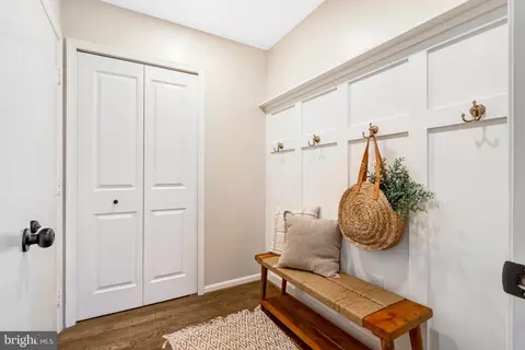 Entry Way - 6107 Lundy Pl, Burke, VA 22015 photo 2 of 3
