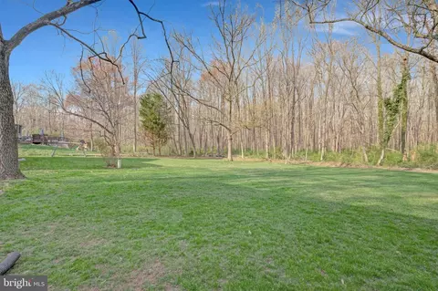 Exterior - 6107 Lundy Pl, Burke, VA 22015 photo 6 of 6