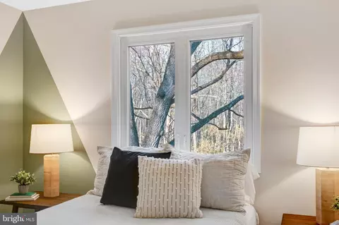 Bedroom - 6107 Lundy Pl, Burke, VA 22015 photo 10 of 14
