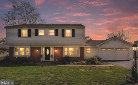 13109 Poplar Tree Rd, Fairfax, VA 22033