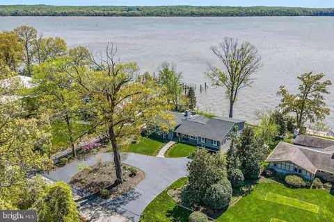 5801 River Dr, Lorton, VA 22079