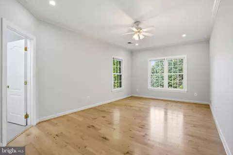 Bedroom - 891 Chinquapin Rd, Mclean, VA 22102 photo 2 of 6