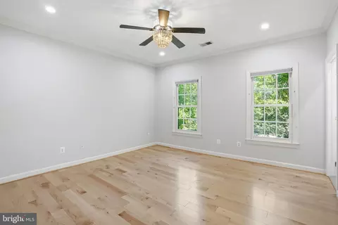 Bedroom - 891 Chinquapin Rd, Mclean, VA 22102 photo 5 of 6