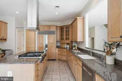Kitchen - 891 Chinquapin Rd, Mclean, VA 22102 photo 4 of 4