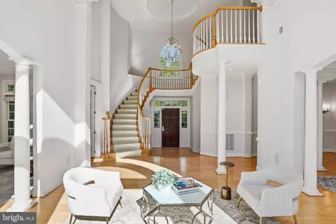 Entry Way - 891 Chinquapin Rd, Mclean, VA 22102 photo 1 of 9