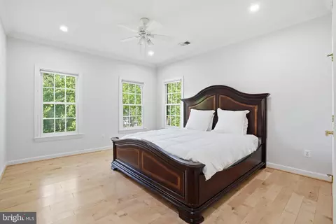 Bedroom - 891 Chinquapin Rd, Mclean, VA 22102 photo 1 of 6