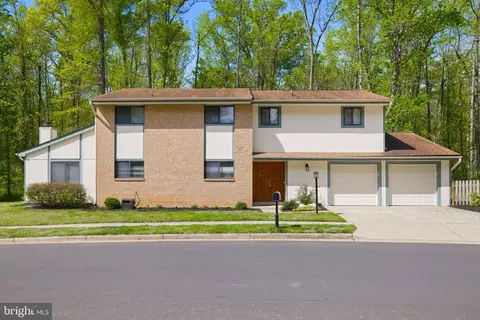 6908 Deer Run Dr, Alexandria, VA 22306