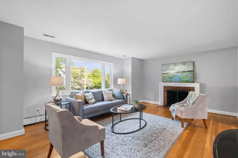 2306 Barbour Rd, Falls Church, VA 22043