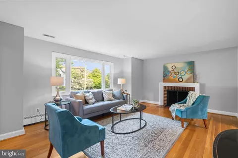 2306 Barbour Rd, Falls Church, VA 22043