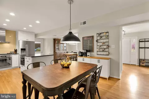 Dining - 6800 Riata Ct, Springfield, VA 22153 photo 3 of 4