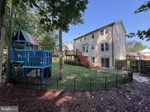 Exterior - 9751 Ironmaster Dr, Burke, VA 22015 photo 5 of 6