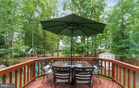 Exterior - 9751 Ironmaster Dr, Burke, VA 22015 photo 4 of 6