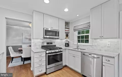 Kitchen - 9751 Ironmaster Dr, Burke, VA 22015 photo 2 of 6