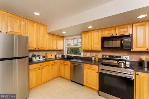 Kitchen - 7013 Galgate Dr, Springfield, VA 22152 photo 1 of 4
