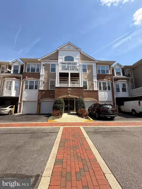 7860 Rolling Woods Ct #4M4, Springfield, VA 22152