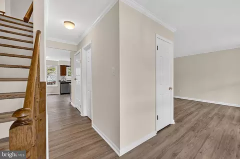 Entry Way - 2982 Emerald Chase Dr, Herndon, VA 20171 photo 2 of 15