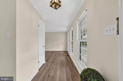 Entry Way - 2982 Emerald Chase Dr, Herndon, VA 20171 photo 3 of 15
