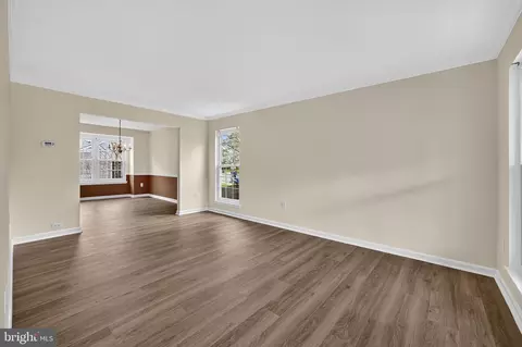 Living - 2982 Emerald Chase Dr, Herndon, VA 20171 photo 3 of 11