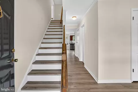 Entry Way - 2982 Emerald Chase Dr, Herndon, VA 20171 photo 1 of 15