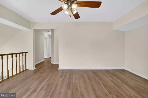 Entry Way - 2982 Emerald Chase Dr, Herndon, VA 20171 photo 12 of 15
