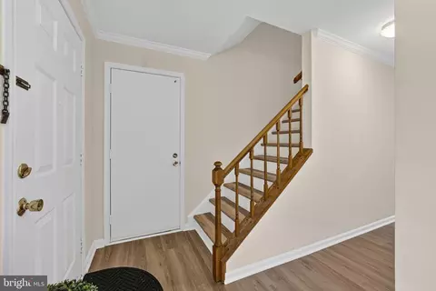 Entry Way - 2982 Emerald Chase Dr, Herndon, VA 20171 photo 4 of 15