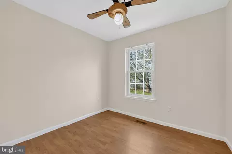 Bedroom - 2982 Emerald Chase Dr, Herndon, VA 20171 photo 4 of 4