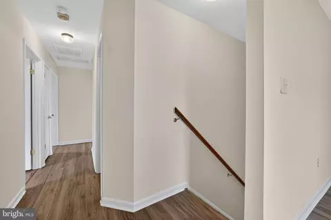 Entry Way - 2982 Emerald Chase Dr, Herndon, VA 20171 photo 8 of 15