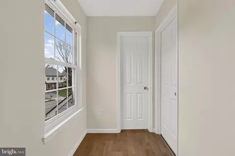 Entry Way - 2982 Emerald Chase Dr, Herndon, VA 20171 photo 14 of 15