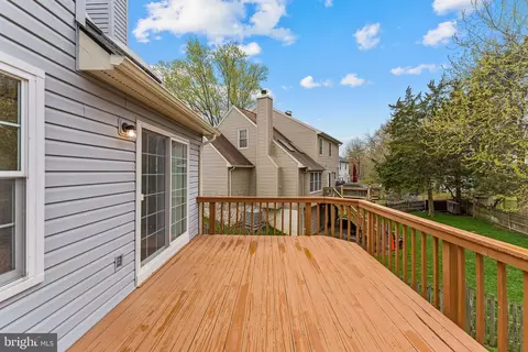 Exterior - 2982 Emerald Chase Dr, Herndon, VA 20171 photo 7 of 16