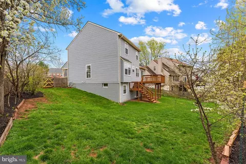 Exterior - 2982 Emerald Chase Dr, Herndon, VA 20171 photo 15 of 16