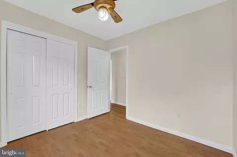 Bedroom - 2982 Emerald Chase Dr, Herndon, VA 20171 photo 3 of 4