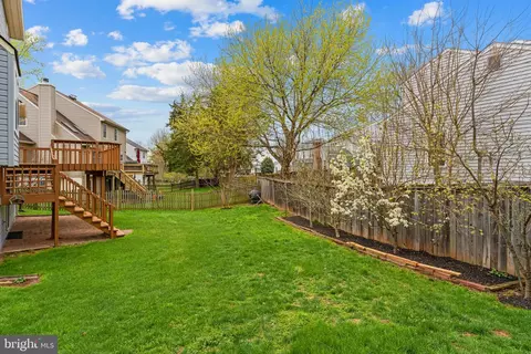 Exterior - 2982 Emerald Chase Dr, Herndon, VA 20171 photo 13 of 16