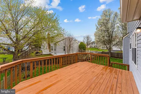 Exterior - 2982 Emerald Chase Dr, Herndon, VA 20171 photo 9 of 16