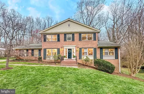 1558 Forest Villa Ln, Mclean, VA 22101