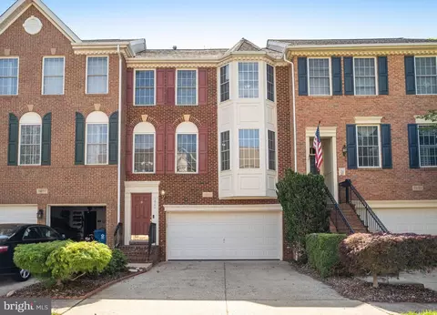 3964 Royal Lytham Dr, Fairfax, VA 22033