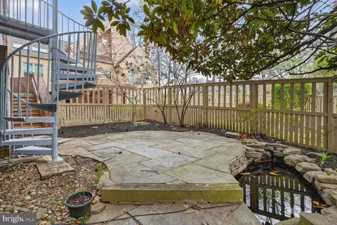 Exterior - 2028 Beacon Pl, Reston, VA 20191 photo 5 of 5