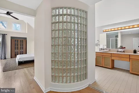 Entry Way - 2028 Beacon Pl, Reston, VA 20191 photo 3 of 5