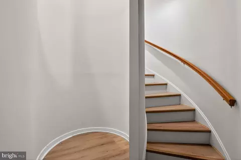 Entry Way - 2028 Beacon Pl, Reston, VA 20191 photo 4 of 5