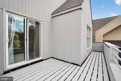 Exterior - 2028 Beacon Pl, Reston, VA 20191 photo 3 of 5