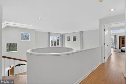 Entry Way - 2028 Beacon Pl, Reston, VA 20191 photo 2 of 5