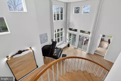 Entry Way - 2028 Beacon Pl, Reston, VA 20191 photo 1 of 5