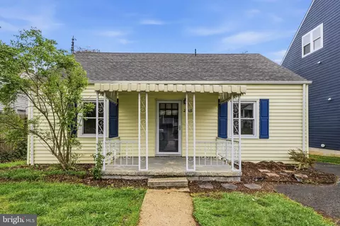 2915 Brook Dr, Falls Church, VA 22042