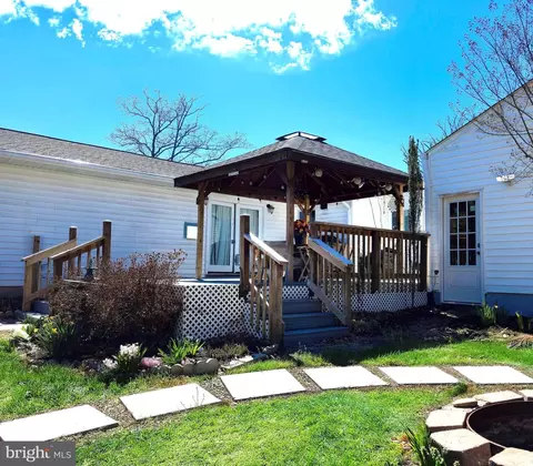 Exterior - 6421 Inwood Dr, Springfield, VA 22150 photo 3 of 5