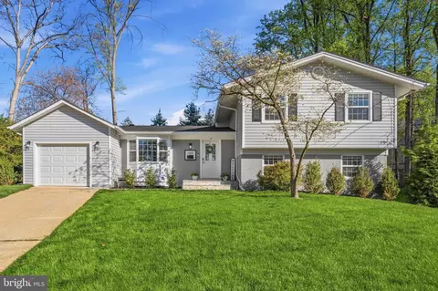 2406 Garnett Ct, Vienna, VA 22180