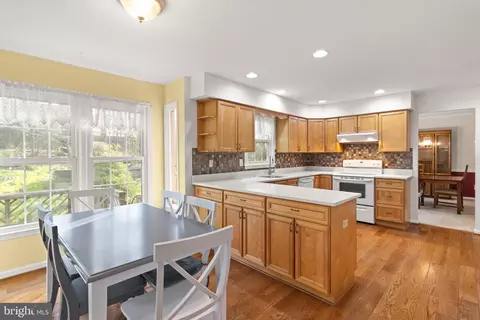 Kitchen - 5613 Doolittle St, Burke, VA 22015 photo 4 of 4